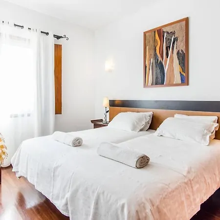 Beachside 5 Bdr 6 Baths Sleeps 9plus Ppl * Aljezur