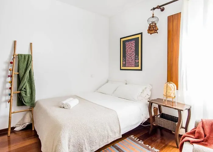 Beachside 5 Bdr 6 Baths Sleeps 9plus Ppl * Aljezur