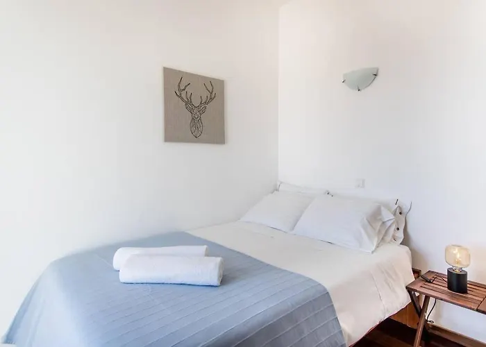 Beachside 5 Bdr 6 Baths Sleeps 9plus Ppl Aljezur