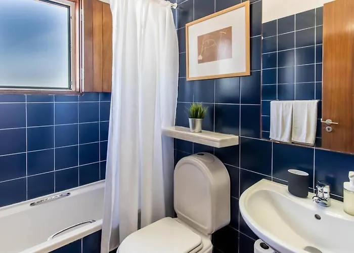 Beachside 5 Bdr 6 Baths Sleeps 9plus Ppl Aljezur