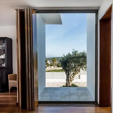 Beachside 5 Bdr 6 Baths Sleeps 9plus Ppl Villa