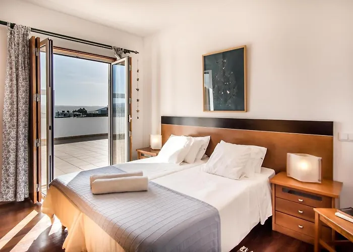 Beachside 5 Bdr 6 Baths Sleeps 9plus Ppl