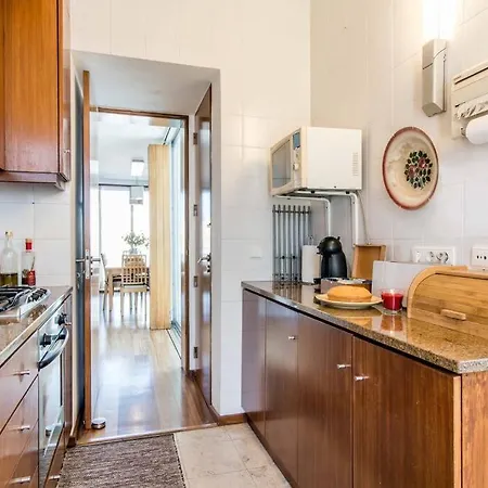 Beachside 5 Bdr 6 Baths Sleeps 9plus Ppl Aljezur